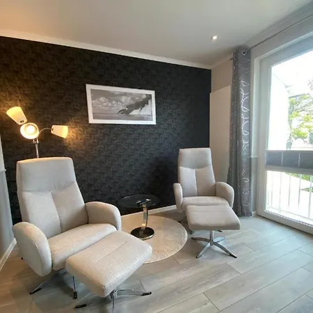 - Zum Hafen * Sassnitz